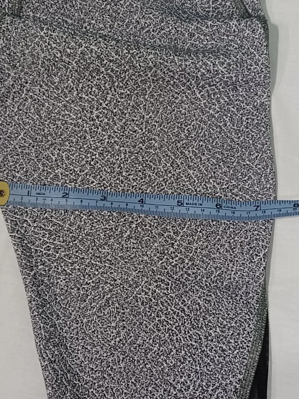 Lululemon Crop Leggings Women's Size 4 Gray Black Mesh Athletic Yoga Pants